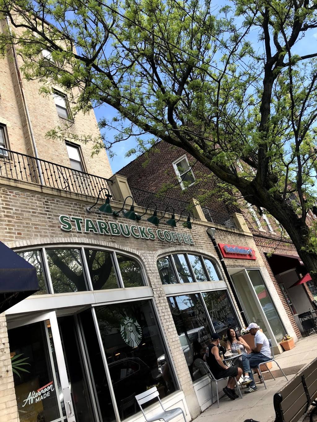 Starbucks | cafe | 1929 Palmer Ave A2, Larchmont, NY 10538, USA | 9148346863 OR +1 914-834-6863