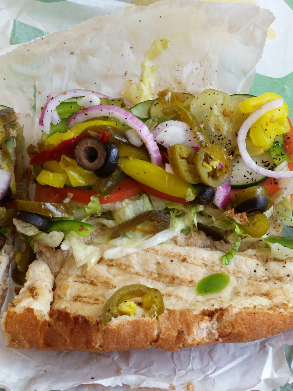 Subway Restaurants | restaurant | 131 N Broadway, Hicksville, NY 11801, USA | 5166817827 OR +1 516-681-7827