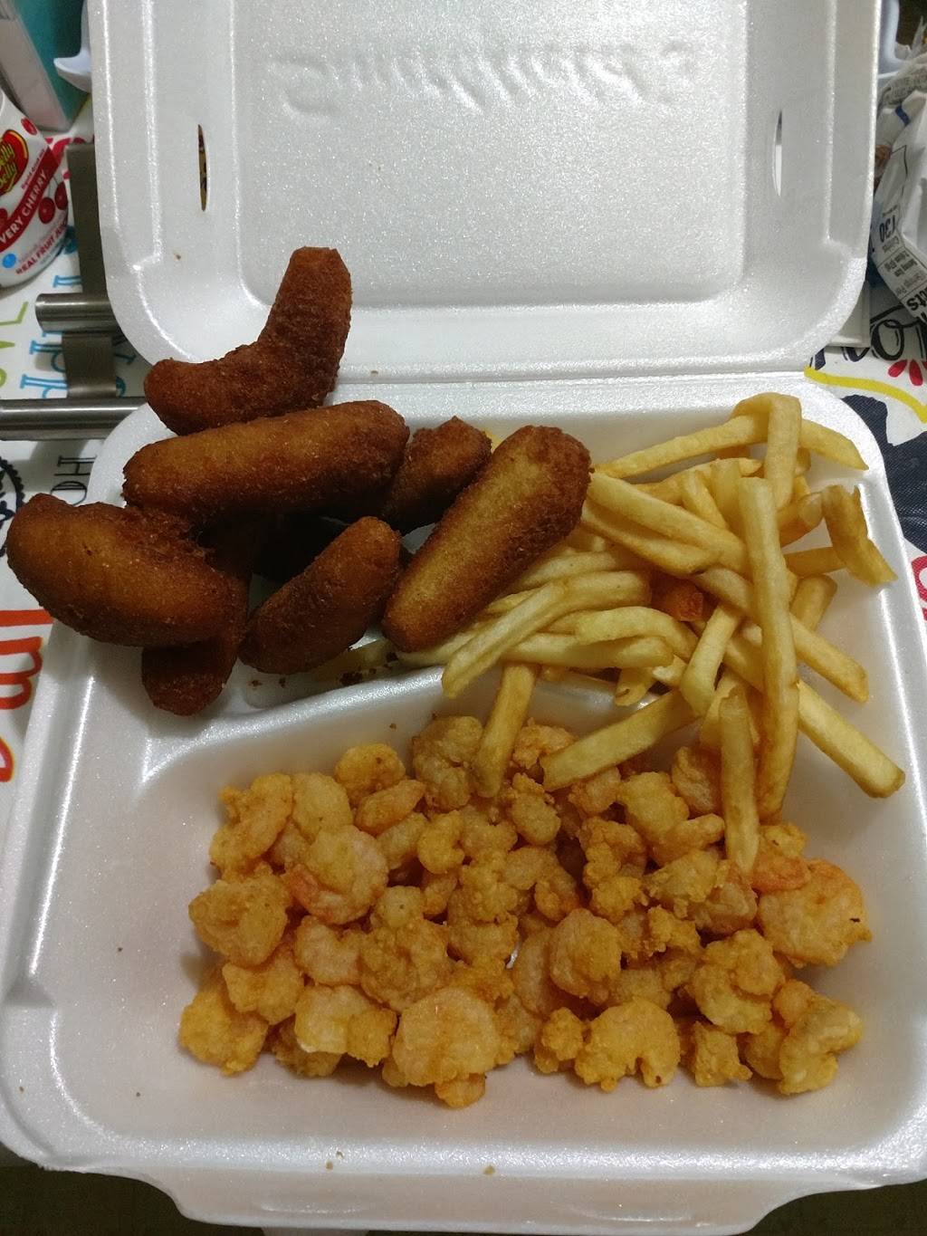 Smithfields Chicken N Bar-B-Q | restaurant | 4670 East Coast Ln, Shallotte, NC 28470, USA | 9107545522 OR +1 910-754-5522