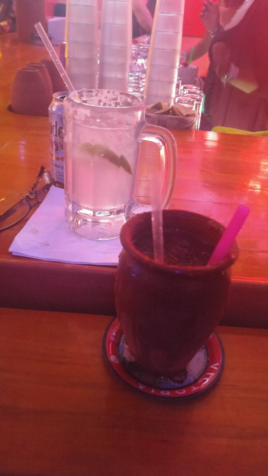 La Carreta Vieja | restaurant | 1339 W Greenfield Ave, Milwaukee, WI 53204, USA | 4142265419 OR +1 414-226-5419