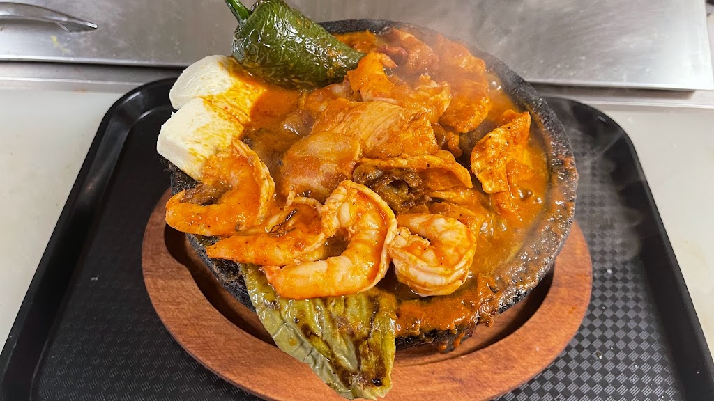 Taqueria la fortaleza | restaurant | 246 N Elmwood Ave, Lindsay, CA 93247, USA | 5592399199 OR +1 559-239-9199