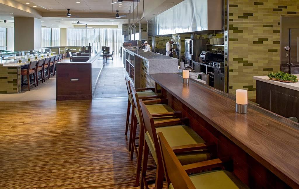 McCoys Bar & Grill | restaurant | 9300 Jeff Fuqua Blvd, Orlando, FL 32827, USA | 4078251234 OR +1 407-825-1234