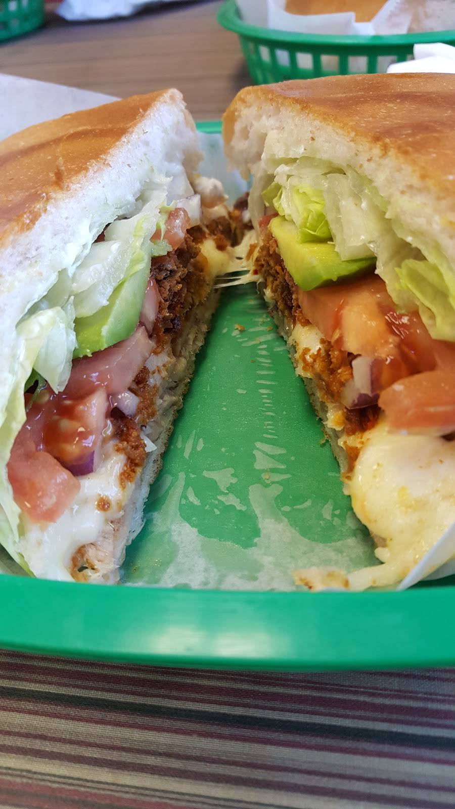 Tortas Guadalajara | restaurant | 5 S Lake St, Aurora, IL 60506, USA | 6308443292 OR +1 630-844-3292