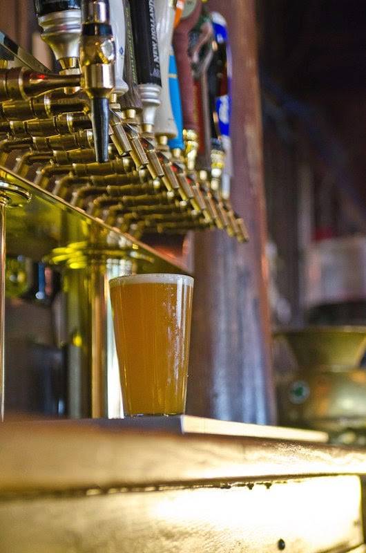 The Roadhouse Pub | restaurant | 122 N Harrison Rd, East Lansing, MI 48823, USA | 5173516868 OR +1 517-351-6868