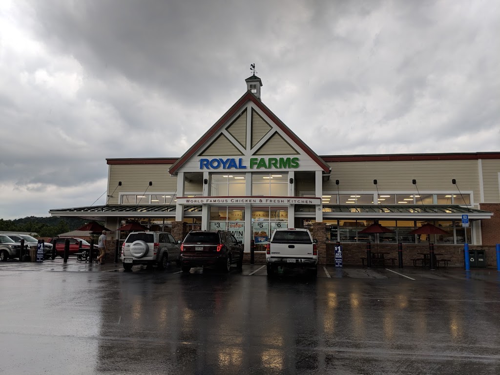 Royal Farms | meal takeaway | 260 Crooked Run Plaza, Front Royal, VA 22630, USA | 5405511818 OR +1 540-551-1818