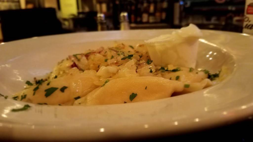 Legends Sports Bar & Grill | restaurant | 4200 River Rd, Schiller Park, IL 60176, USA | 8472339000 OR +1 847-233-9000