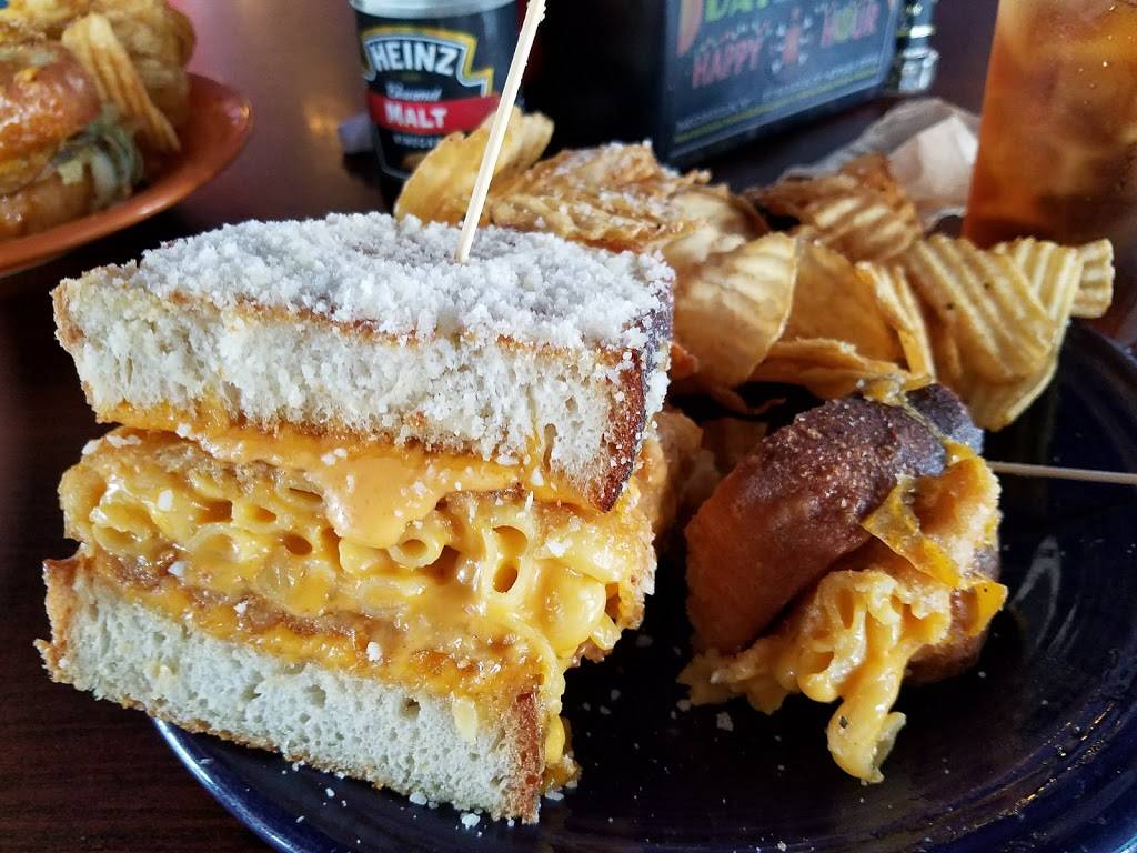 Melt Bar and Grilled | restaurant | 3921 Medina Rd, Akron, OH 44333, USA | 3309830015 OR +1 330-983-0015