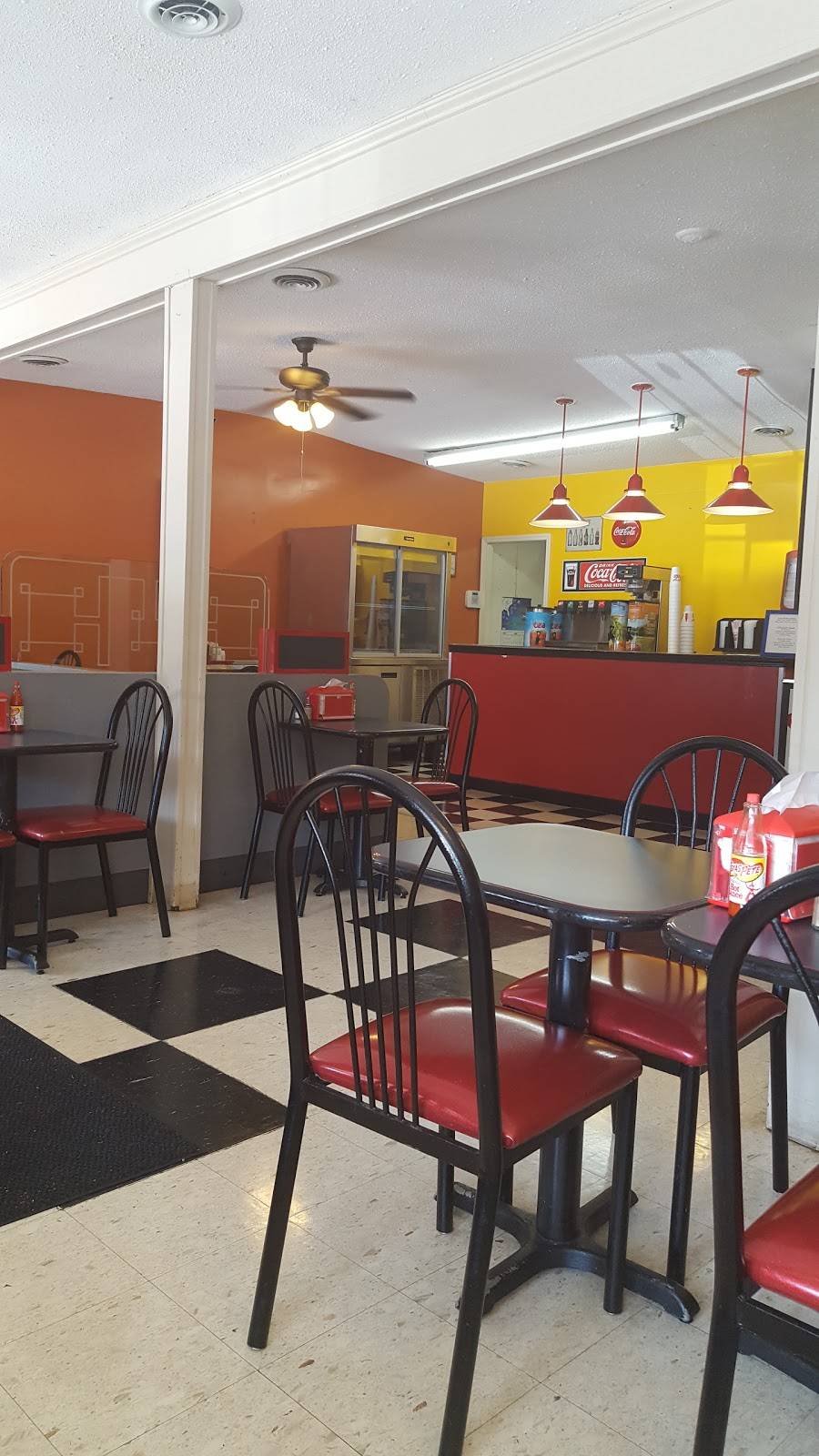 Franks For The Memories | restaurant | 470 Oak Grove Rd, Spartanburg, SC 29301, USA | 8645861330 OR +1 864-586-1330