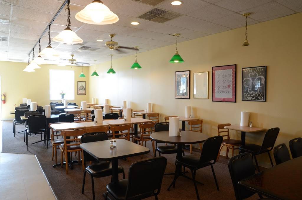 Hot Diggidy Dog Inc | restaurant | 106 Roxie Ave, Fayetteville, NC 28304, USA | 9104261300 OR +1 910-426-1300