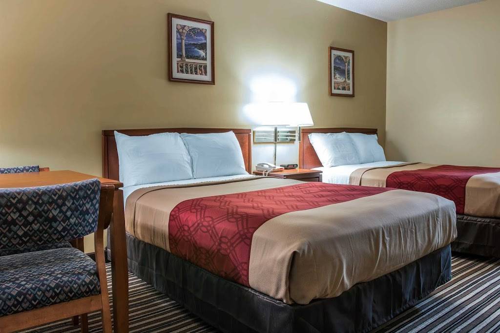 Econo Lodge | restaurant | 139 Ampey Rd, Paw Paw, MI 49079, USA | 2696572578 OR +1 269-657-2578