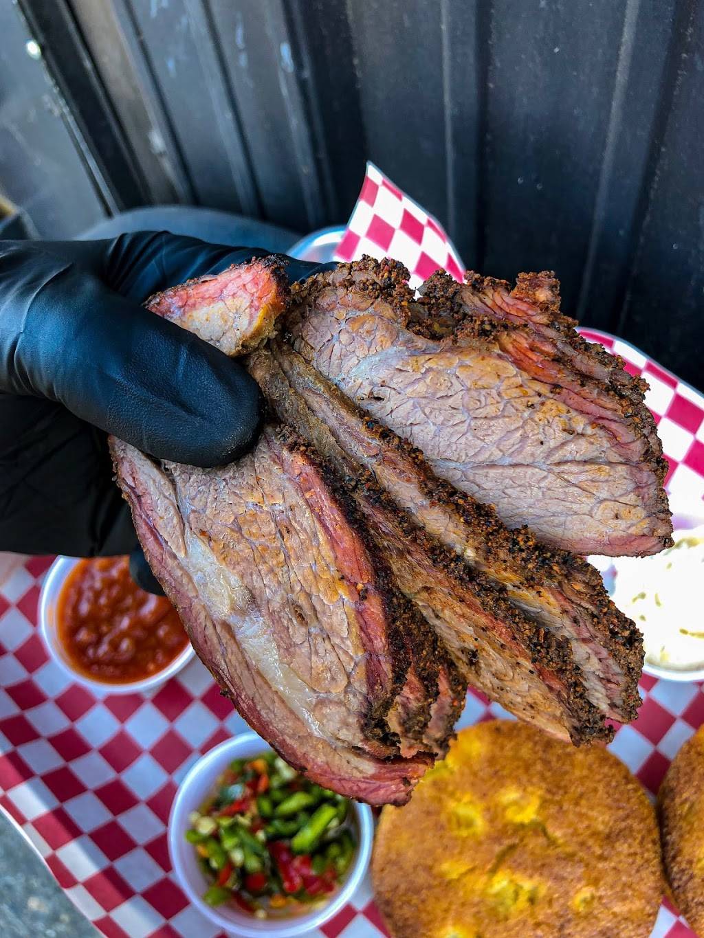 Hound Dog BBQ | restaurant | 1320 SE Water Ave, Portland, OR 97214, USA | 5035932828 OR +1 503-593-2828