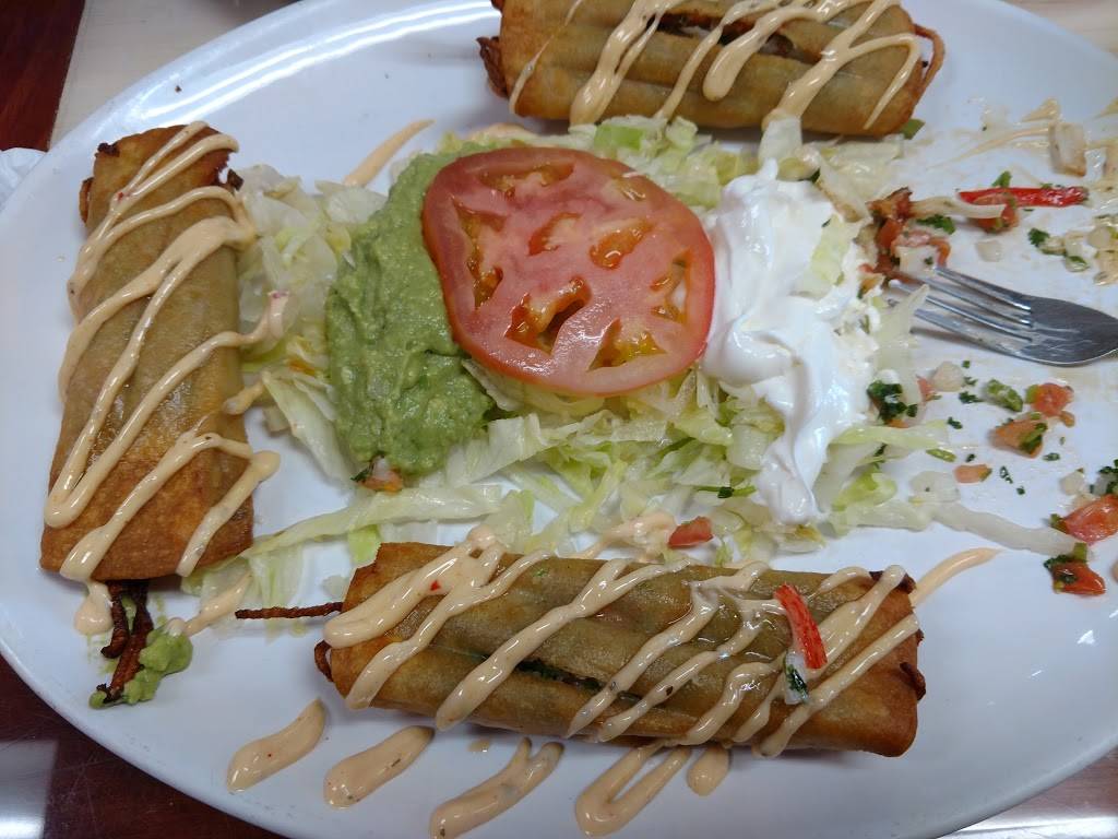 Los Tres Caminos | restaurant | 1802 IL-1, Marshall, IL 62441, USA | 2178262666 OR +1 217-826-2666