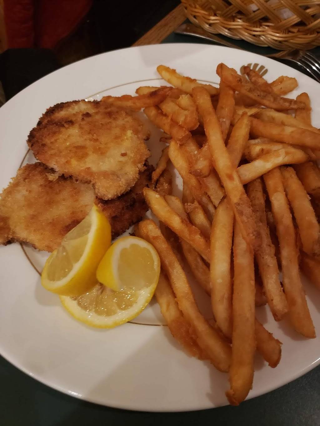 Victorian Inn At Wallingford | restaurant | 55 N Main St, Wallingford, VT 05773, USA | 8024462099 OR +1 802-446-2099