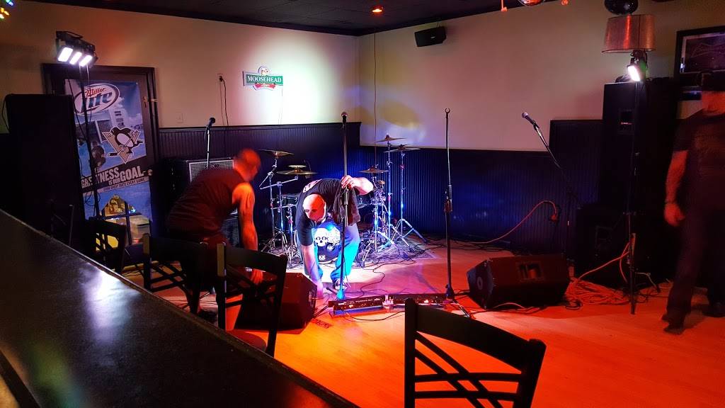 The Sports Page Bar & Grill | restaurant | 300 Tarentum Bridge Rd, New Kensington, PA 15068, USA | 7243359171 OR +1 724-335-9171