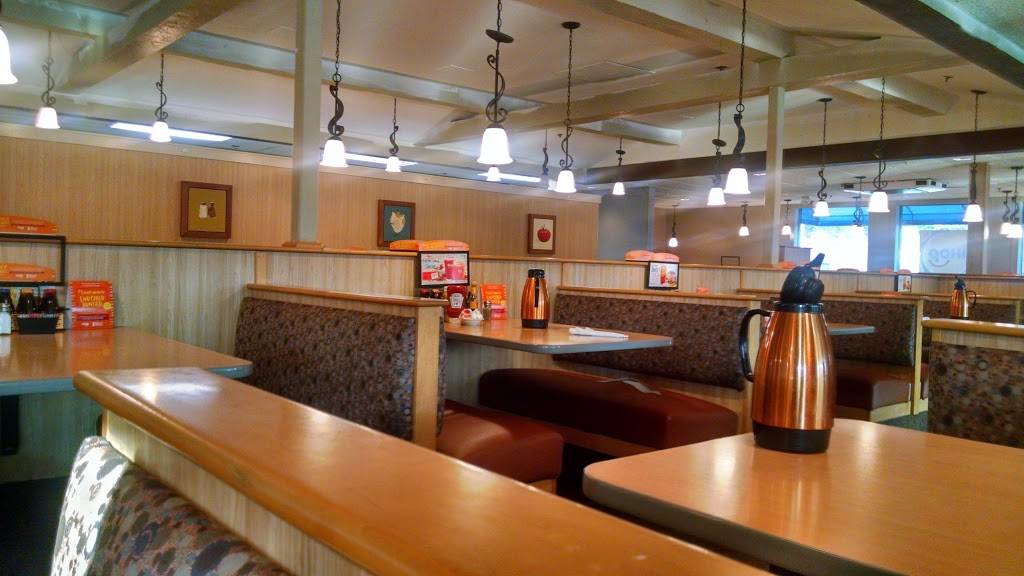 IHOP | bakery | 51 McHenry Rd, Buffalo Grove, IL 60089, USA | 8475378631 OR +1 847-537-8631