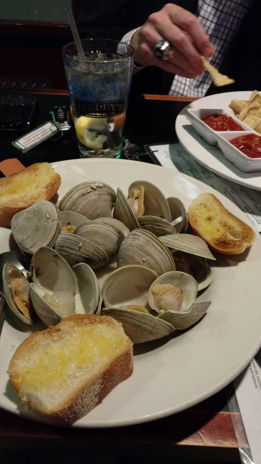 Freddys at Pierce | restaurant | 149 Pierce St, Somerset, NJ 08873, USA | 7323563334 OR +1 732-356-3334