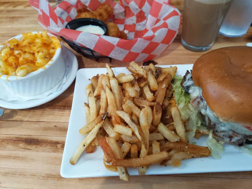 Dads Pub & Grub | restaurant | 1050 Brinton Rd, Pittsburgh, PA 15221, USA | 4127272437 OR +1 412-727-2437