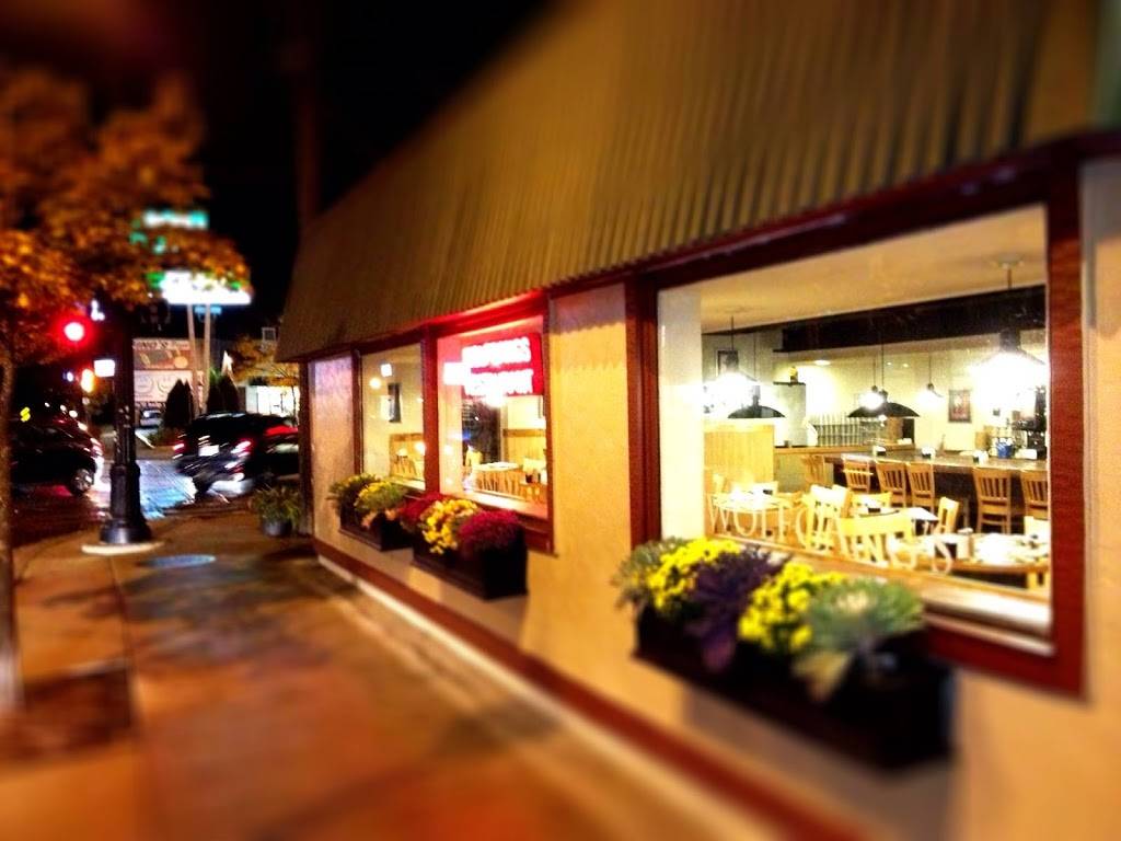 Wolfgangs Restaurant | restaurant | 1530 Wealthy St SE, Grand Rapids, MI 49506, USA | 6164545776 OR +1 616-454-5776