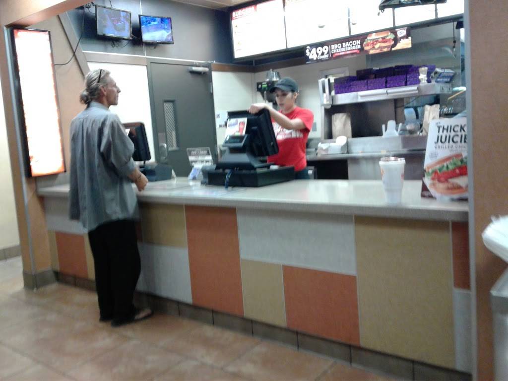 Jack in the Box | restaurant | 1400 N Ben Maddox Way, Visalia, CA 93292, USA | 5597411116 OR +1 559-741-1116