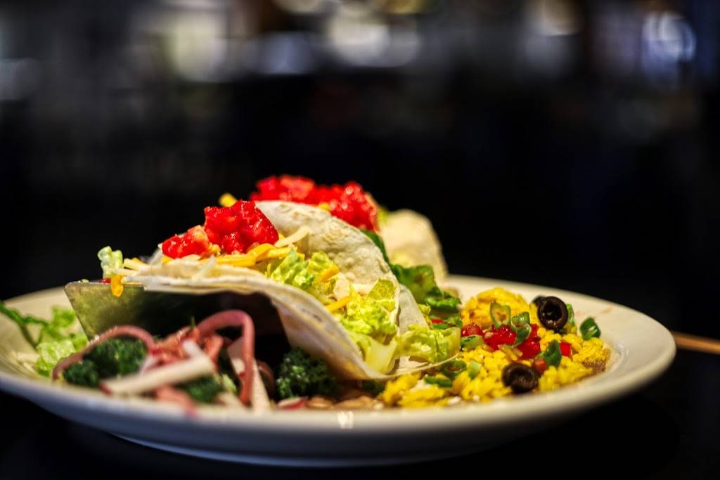 Iguana Mia of Fort Myers | restaurant | 4329 Cleveland Ave, Fort Myers, FL 33901, USA | 2399397130 OR +1 239-939-7130