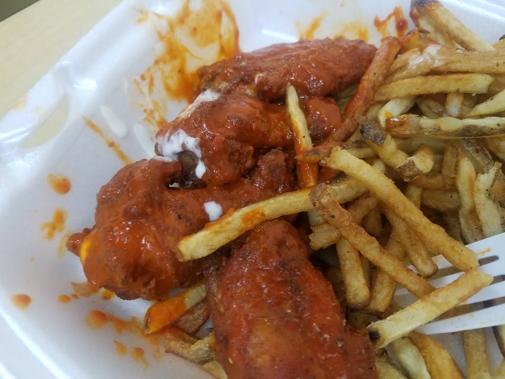 Dinos Chicken & Burgers | restaurant | 6135 Pacific Blvd, Huntington Park, CA 90255, USA | 3235854444 OR +1 323-585-4444