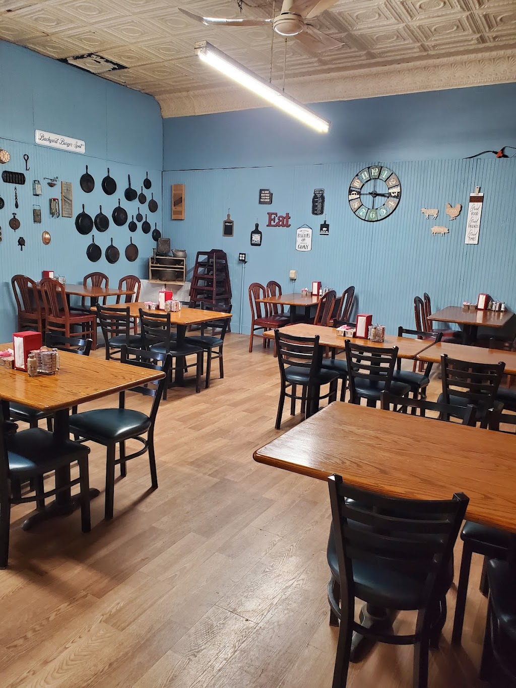 Beas Place | restaurant | 5110 Simpson St, Russellville, MO 65074, USA | 5737820191 OR +1 573-782-0191