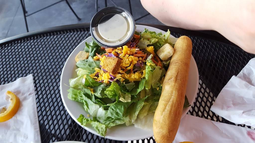 The Filling Station | restaurant | 305 E 35th St, Davenport, IA 52806, USA | 5633916954 OR +1 563-391-6954