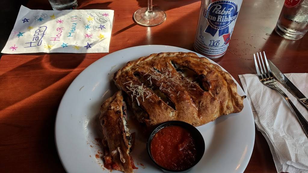 Romios Pizza & Pasta | restaurant | 2801 Western Ave E, Seattle, WA 98121, USA | 2062845420 OR +1 206-284-5420