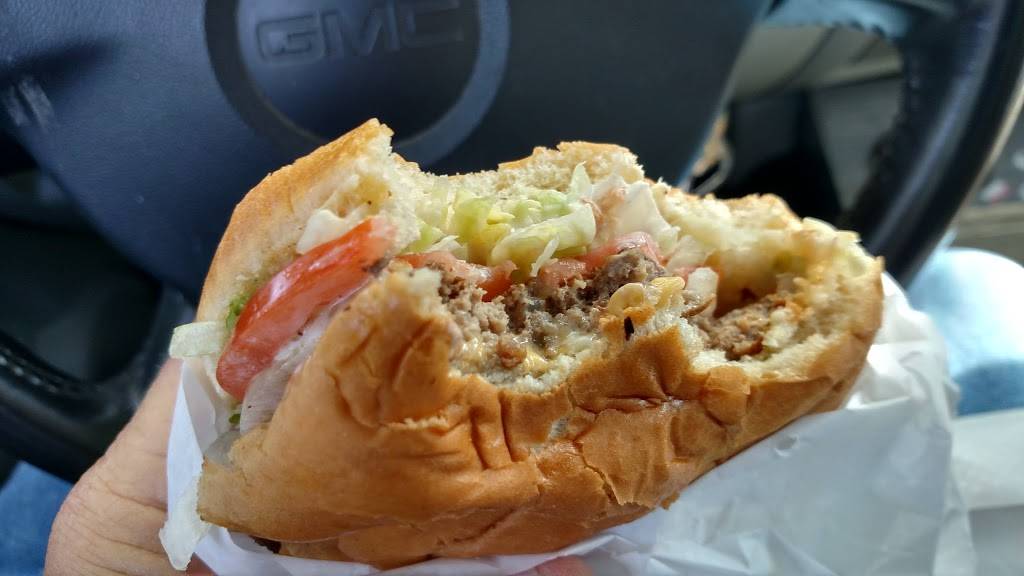 Bevs Better Burgers | restaurant | 15010 N Main St, Alachua, FL 32615, USA | 3864622670 OR +1 386-462-2670