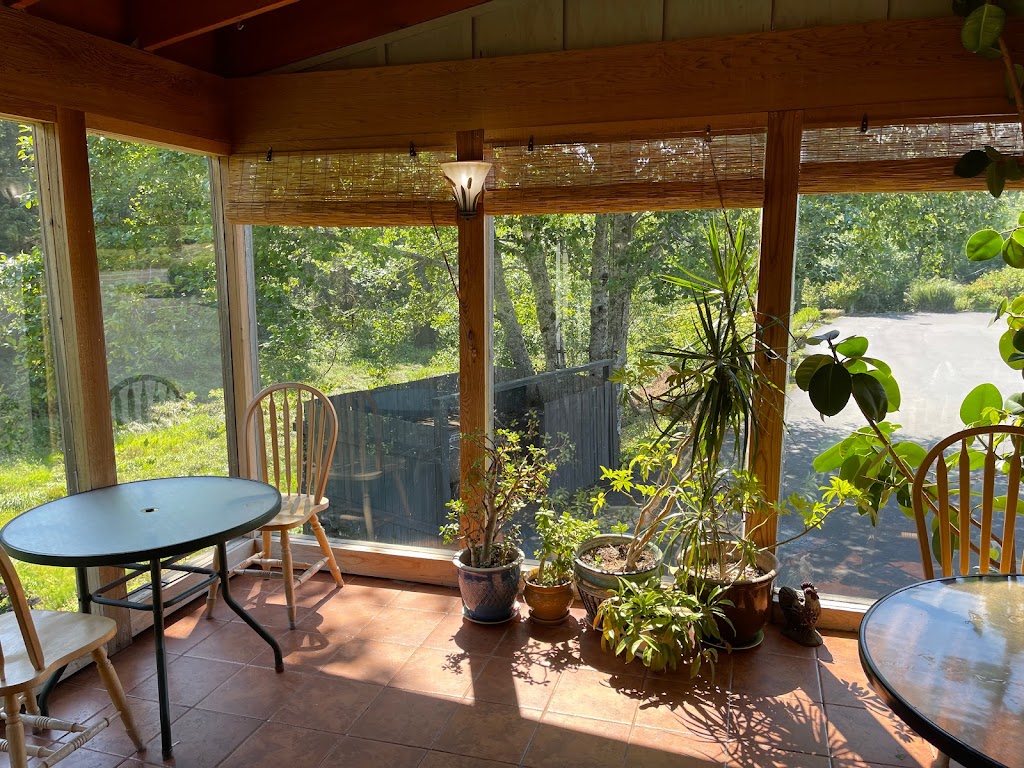 The Wild Flower Grill | restaurant | 4250 NE Hwy 101, Lincoln City, OR 97367, USA | 5419949663 OR +1 541-994-9663