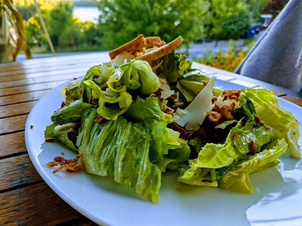 Crossroads | restaurant | 2 Cardwell Rd, Rosseau, ON P0C 1J0, Canada | 7057324343 OR +1 705-732-4343