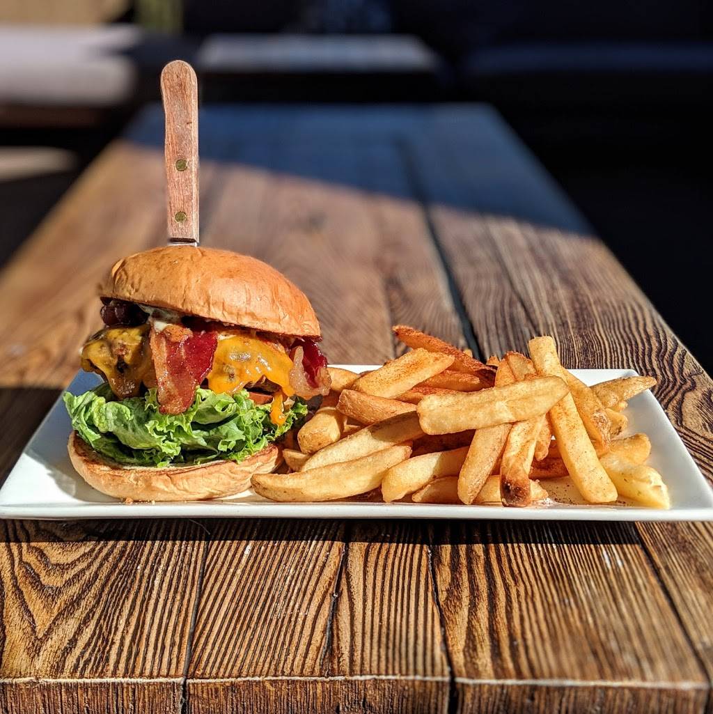 Urban MOs Bar & Grill | restaurant | 308 University Ave, San Diego, CA 92103, USA | 6194910400 OR +1 619-491-0400