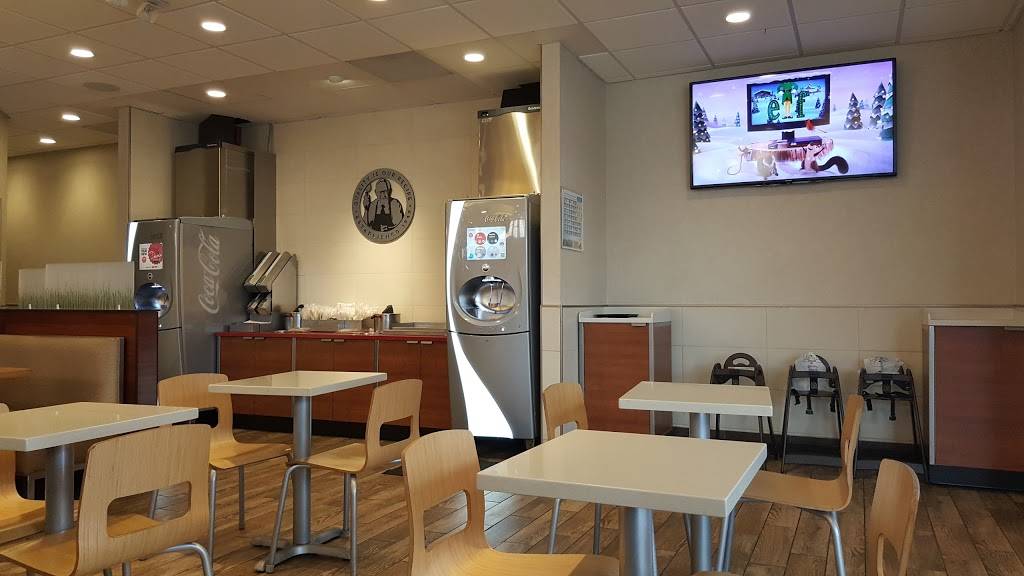 Wendys | restaurant | 110 Garfield Ave, Cranston, RI 02920, USA | 4013833200 OR +1 401-383-3200