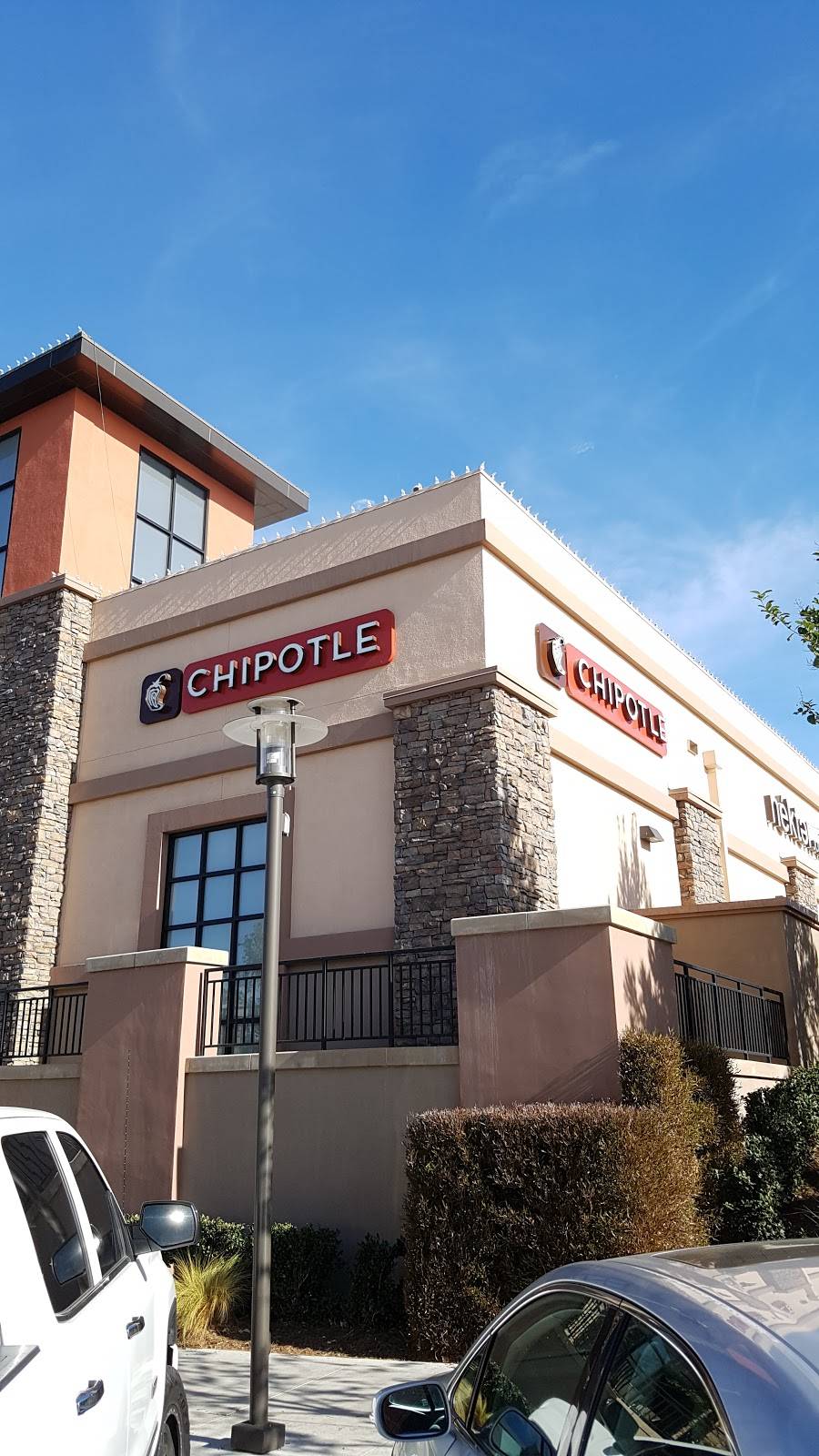 Chipotle Mexican Grill | restaurant | 27511 San Bernardino Ave Ste B, Redlands, CA 92374, USA | 9093357045 OR +1 909-335-7045