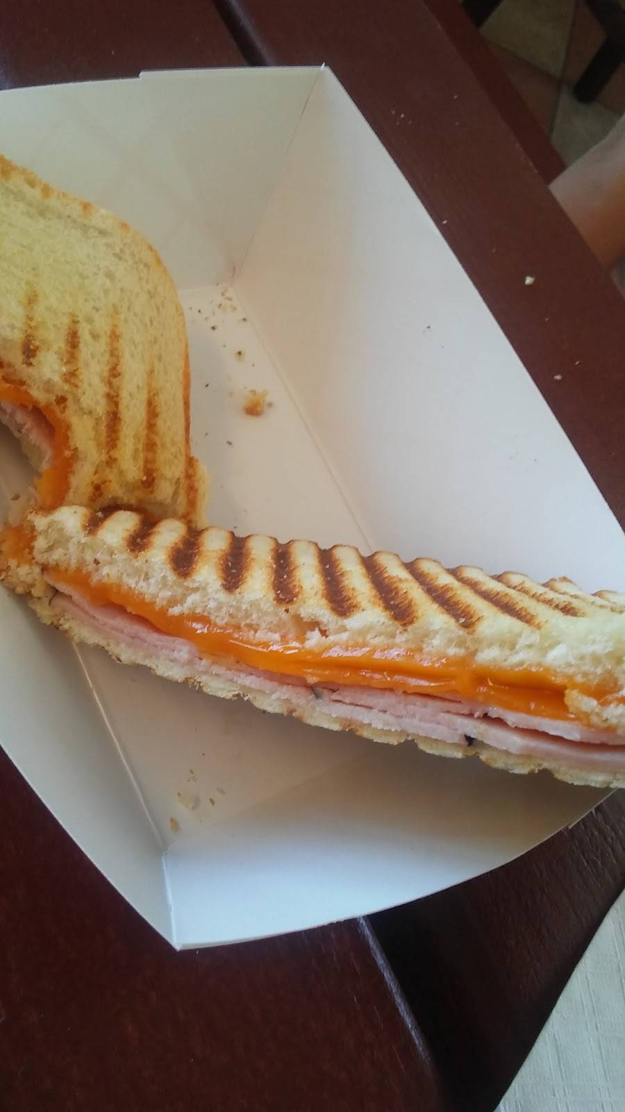 Momos Grilled Panini | restaurant | 4052 S Lynn Ct Dr, Independence, MO 64055, USA | 8164617200 OR +1 816-461-7200