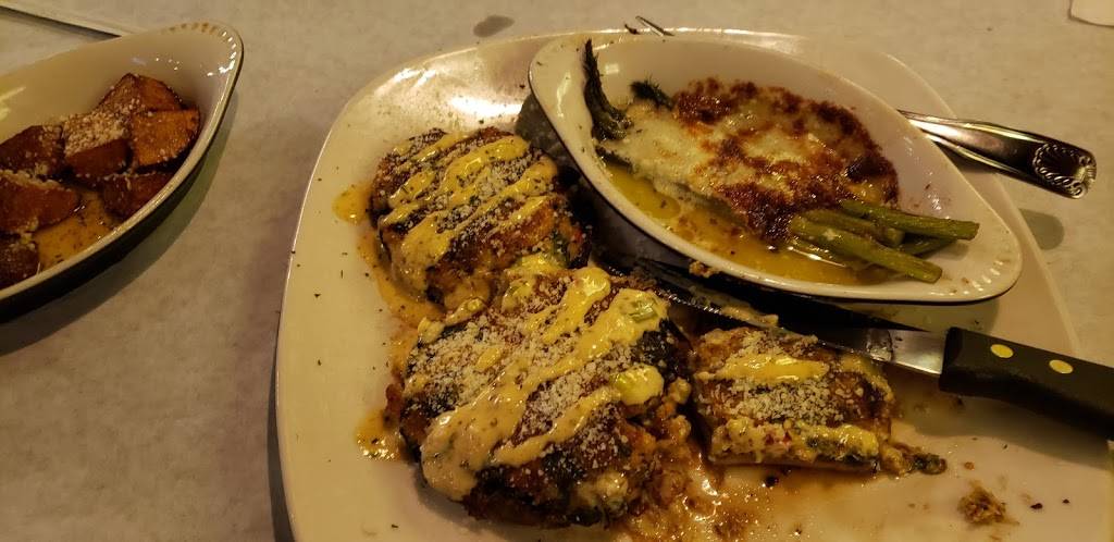 Half Shell Oyster House | restaurant | 2325 University Blvd, Tuscaloosa, AL 35401, USA | 2058607001 OR +1 205-860-7001