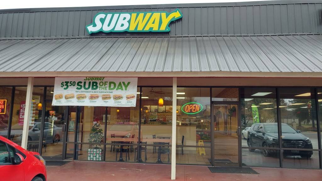 Subway | restaurant | 1018 W Panola St, Carthage, TX 75633, USA | 9036938438 OR +1 903-693-8438