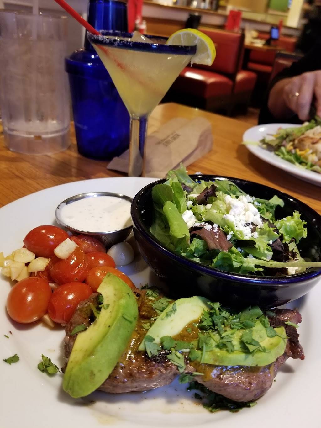 Chilis Grill & Bar | restaurant | 88 Wadsworth Blvd, Lakewood, CO 80226, USA | 3032382996 OR +1 303-238-2996