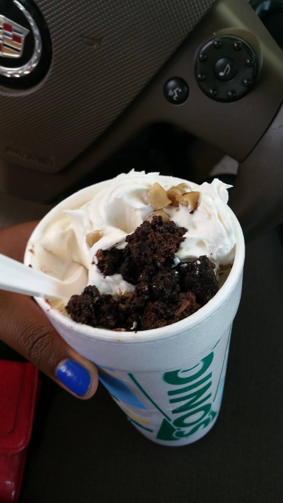 Sonic Drive-In | restaurant | 4216 NW 39th St, Oklahoma City, OK 73112, USA | 4059470700 OR +1 405-947-0700