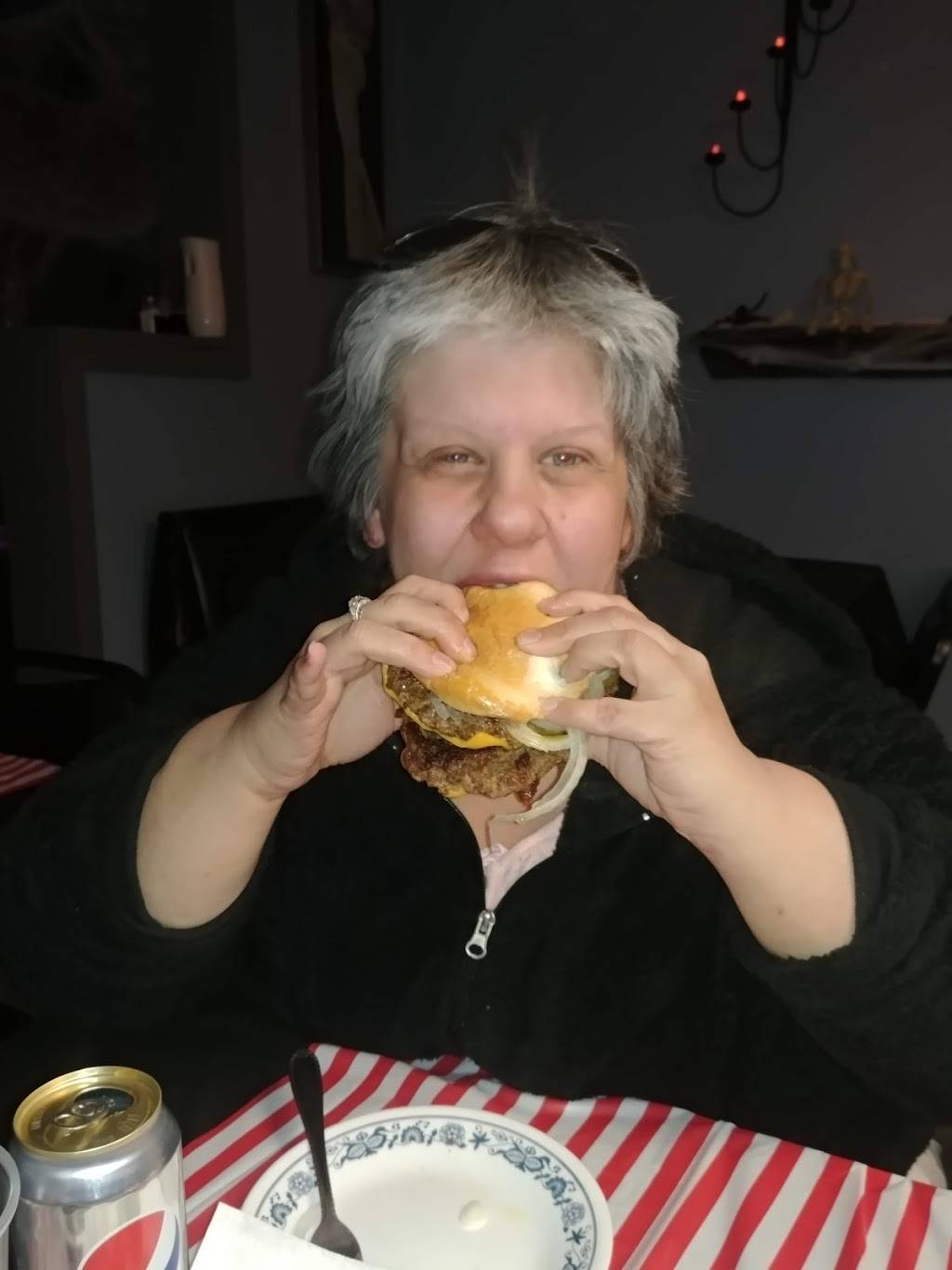 Steves Place | restaurant | 852 Washington St, Burlington, IA 52601, USA | 3197545868 OR +1 319-754-5868