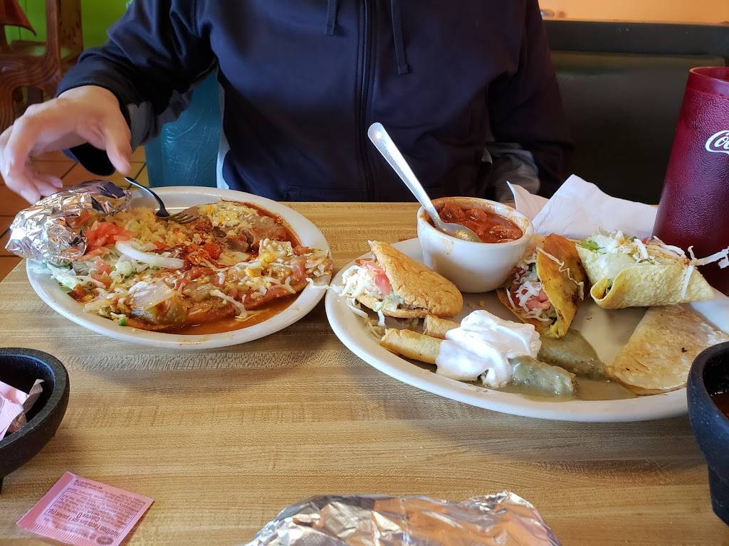 Las Fuentes Restaurant | restaurant | 3033 McRae Blvd, El Paso, TX 79925, USA | 9156339152 OR +1 915-633-9152