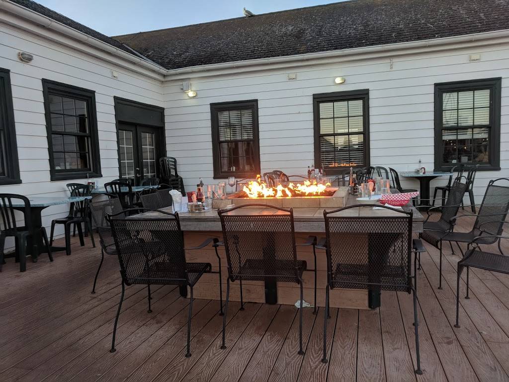 Docs Marina Grill in Port Townsend | restaurant | 141 Hudson St, Port Townsend, WA 98368, USA | 3603443627 OR +1 360-344-3627