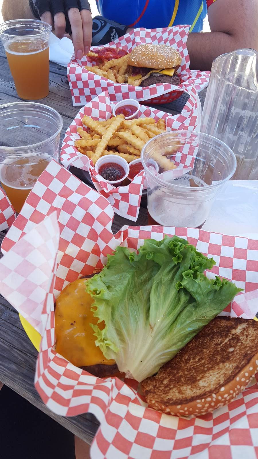 Alpine Inn Beer Garden | restaurant | 3915 Alpine Rd, Portola Valley, CA 94028, USA | 6508544004 OR +1 650-854-4004