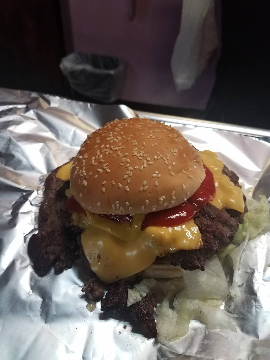 New World Restaurant | restaurant | 7927 Kinsman Rd, Cleveland, OH 44104, USA | 2169385261 OR +1 216-938-5261