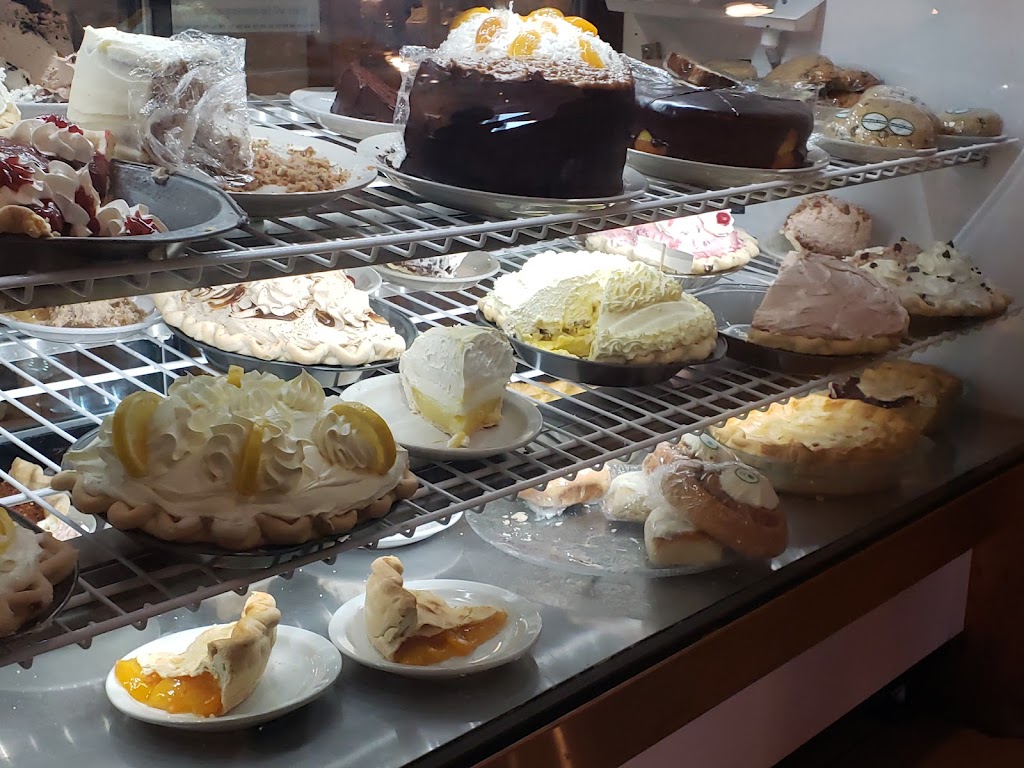 Pine Country Restaurant | cafe | 107 N Grand Canyon Blvd, Williams, AZ 86046, USA | 9286359718 OR +1 928-635-9718