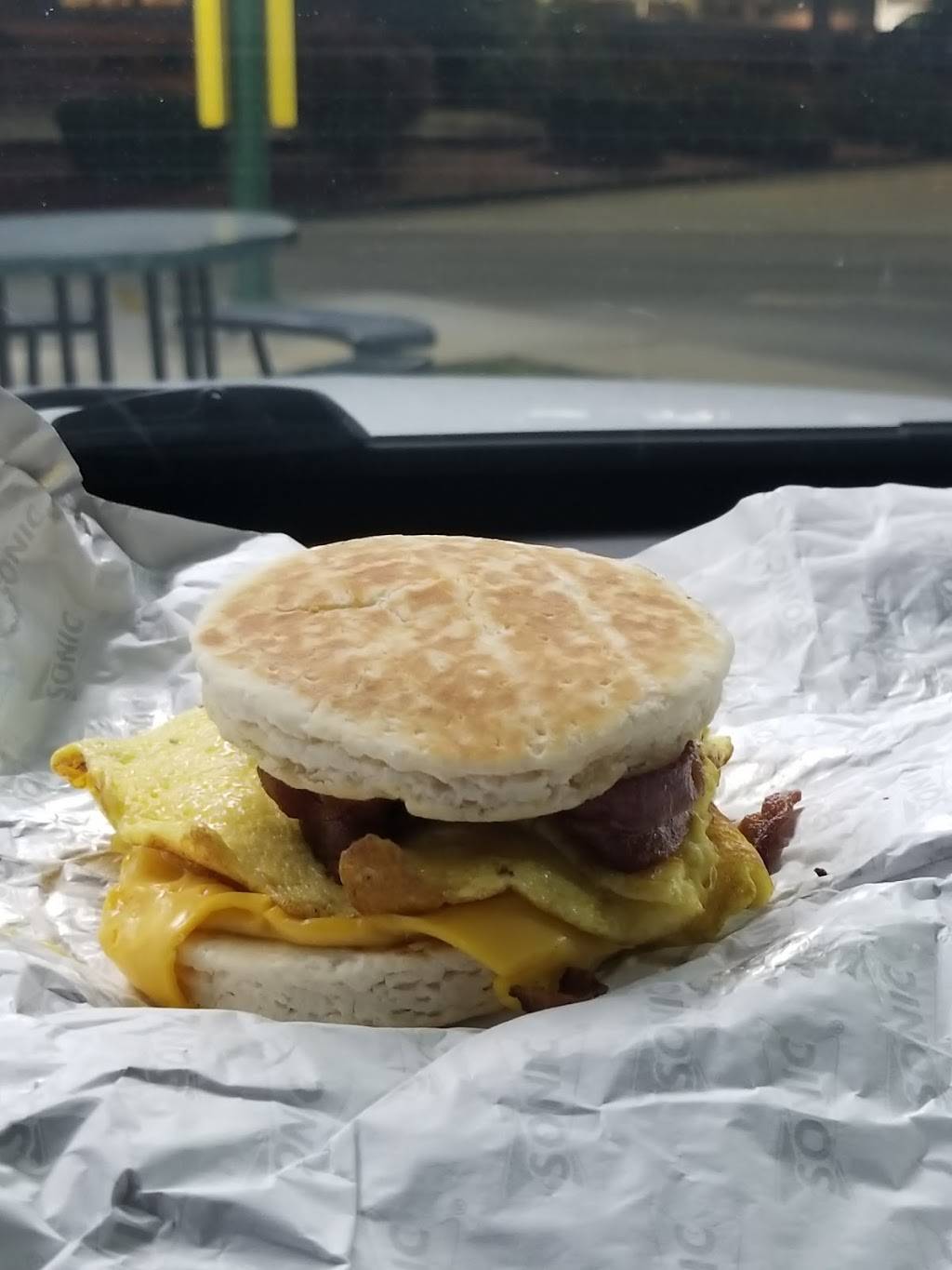 Sonic Drive-In | restaurant | 724 S Jefferson Ave, Cookeville, TN 38501, USA | 9315287252 OR +1 931-528-7252