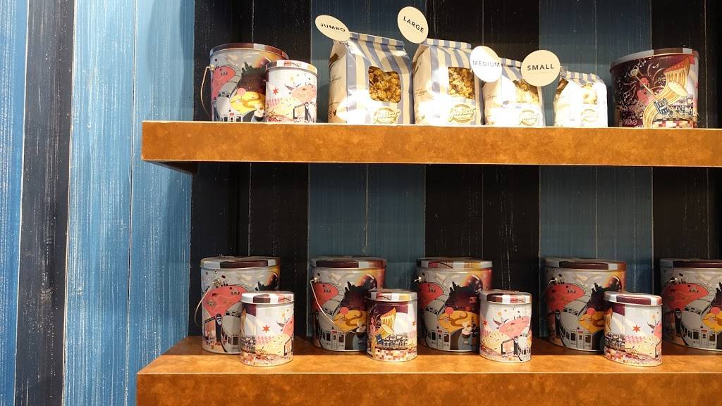 Garrett Popcorn Shops | meal takeaway | 600 E Grand Ave, Chicago, IL 60611, USA | 8884767267 OR +1 888-476-7267