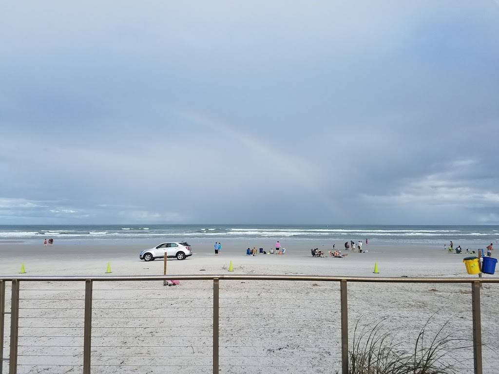 Barracudas Bar & Grill | restaurant | 203 S Atlantic Ave, New Smyrna Beach, FL 32169, USA | 3869573931 OR +1 386-957-3931