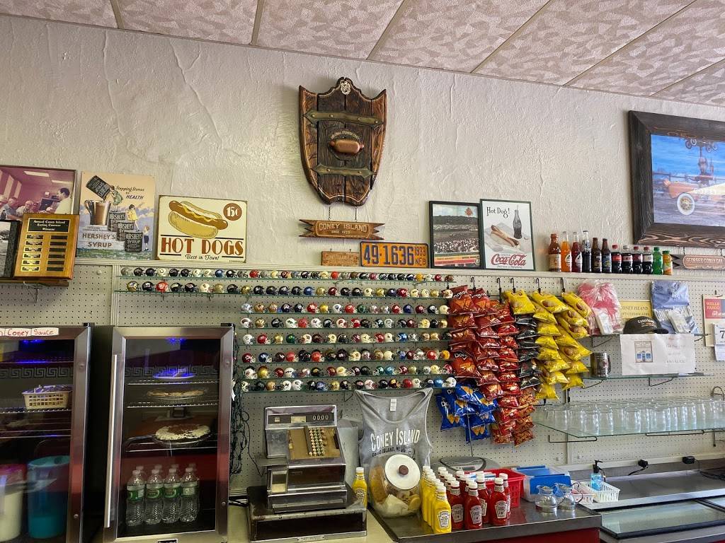 Coney Island Lunch Room | restaurant | 104 E 3rd St, Grand Island, NE 68801, USA | 3083827155 OR +1 308-382-7155