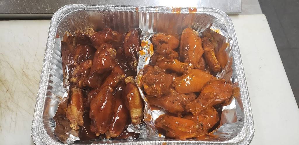 Little Clown Pizza & Restaurant | restaurant | 2801 N Central Park Ave, Chicago, IL 60618, USA | 7732767776 OR +1 773-276-7776